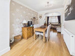 DINING ROOM- click for photo gallery